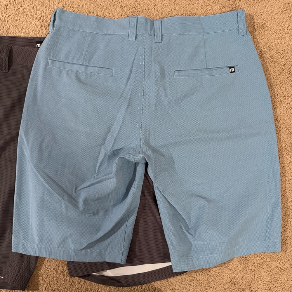 Men’s Travis Mathew’s Short - Picture 3 of 6